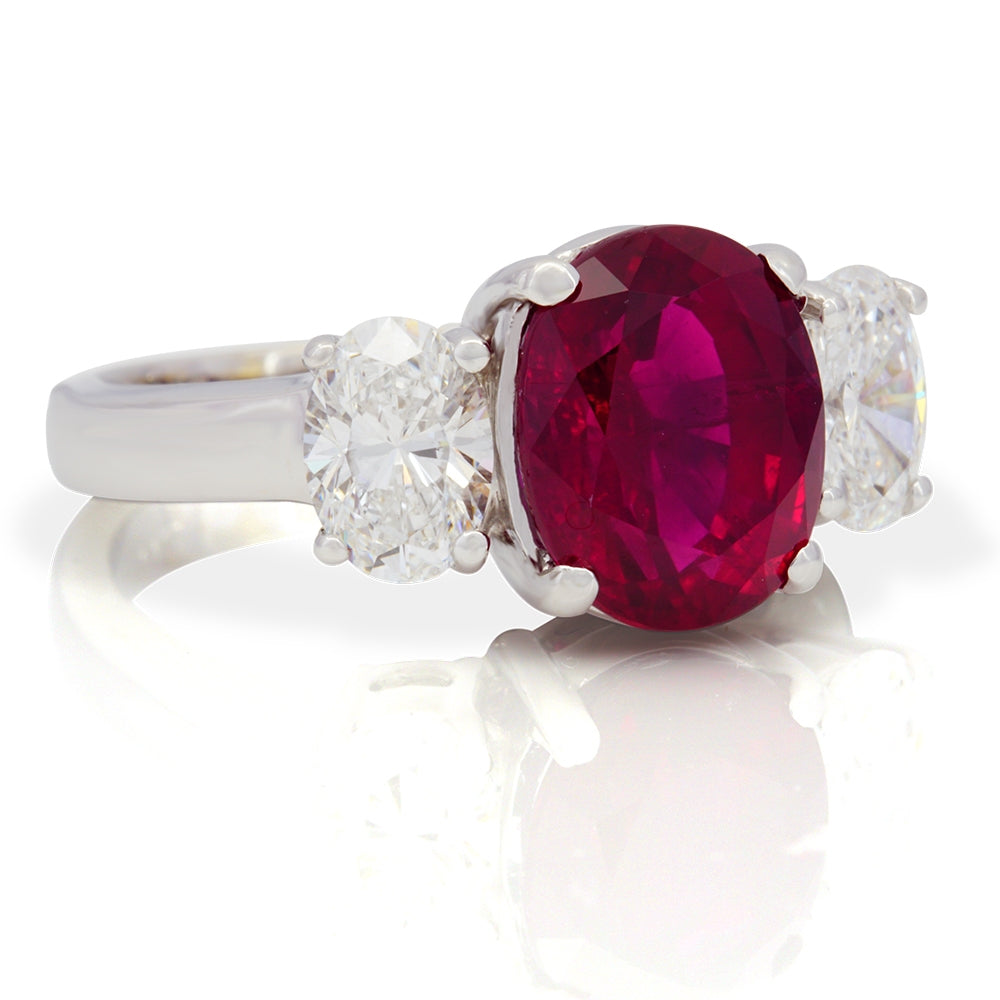 18Kt White Gold Ruby Diamond Ring