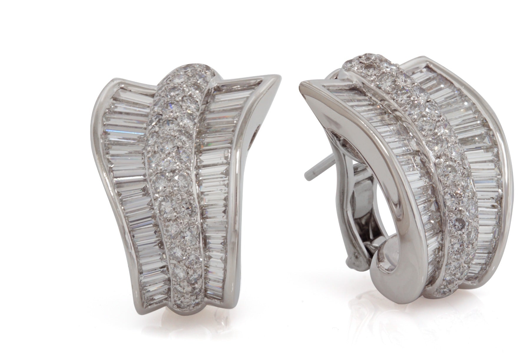 18 Karat White Gold Diamond Earrings