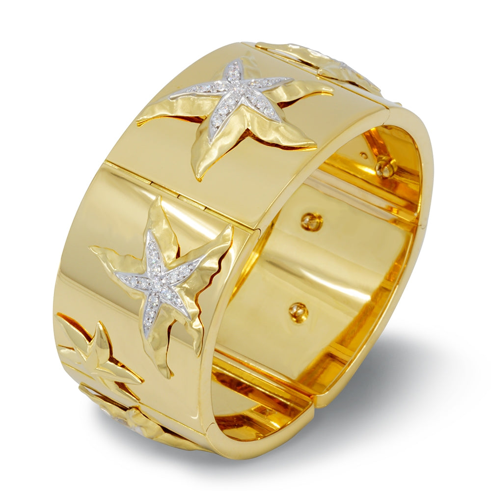 18Kt Yellow Gold Cuff Bracelet with Diamond Starfish