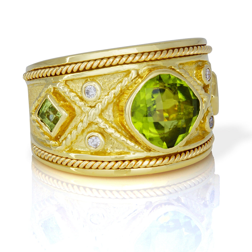 18KYellow Gold Peridot and Diamond Etruscan Style Ring